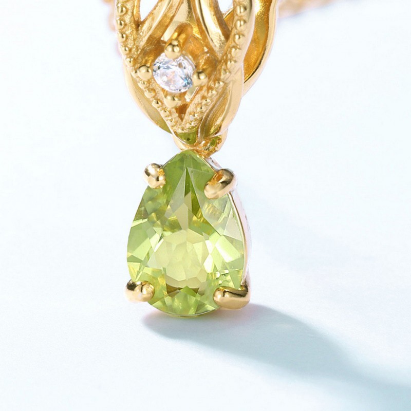 Vintage Hollow Water Drop Olivine Pendant Clavicle Chain 